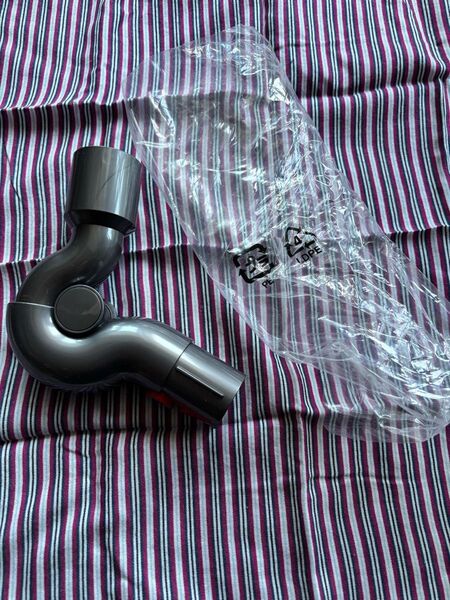 ダイソン Dyson v8コードレスクリーナー 付属品 2