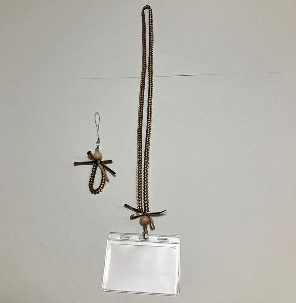 ハンドメイド作品 ハワイアン リボンレイ ネームタグ 茶色×ゴールド リボンレイストラップ
