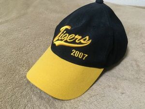 レア　プロ野球 セ・リーグ 阪神タイガース キャップ　帽子　限定品 　おうち応援