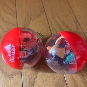 ディズニー クリスマス 2023 リルリンリン オーナメント カプセルトイ ガチャ 赤 黄色 2種セット カプセル付き