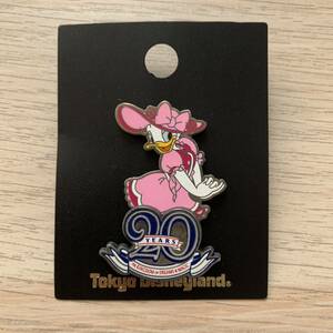 Tokyo Disney Land 20 anniversary commemoration daisy Duck pin badge * unused 