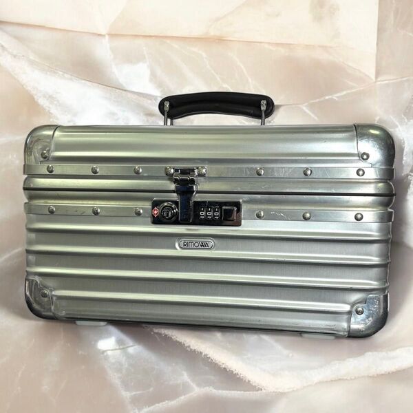 RIMOWA リモワ クラシックフライト ビューティーケース アタッシュケース 971.38.00.0 11L アルミニウム