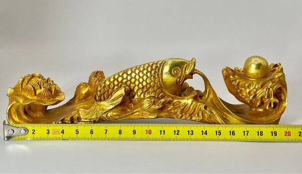 中国美術品 乾隆年製文鎮 純銅製蓮花鯉登り 極細工彫刻 置物 縁起物 開運 金運 魔除け 順風満帆