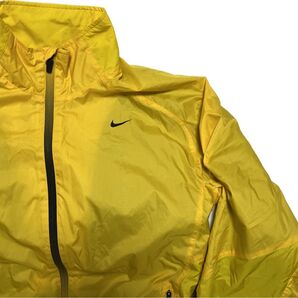 NIKE ナイキ ナイロンジャケット マウンテンパーカー シャカシャカ 蜂