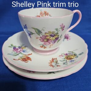 Shelley フラワーブーケ チューリップ ピンクトリム トリオ 野花 春