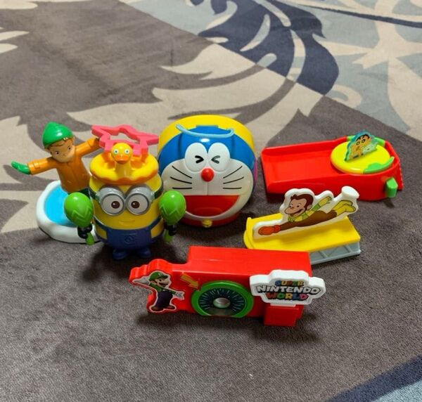 おもちゃ ドラえもん スーパーマリオ おさるのジョージ ミニオンズ クレヨンしんちゃん マック マクドナルド ハッピーセット