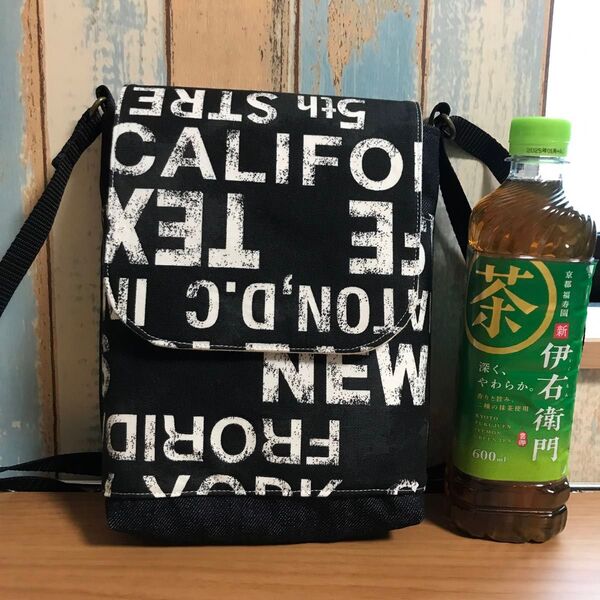 486 黒色 デニム 帆布 英字 英文字 モダン ハンドメイド スマホポーチ