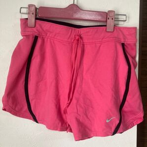 NIKE ショートパンツ