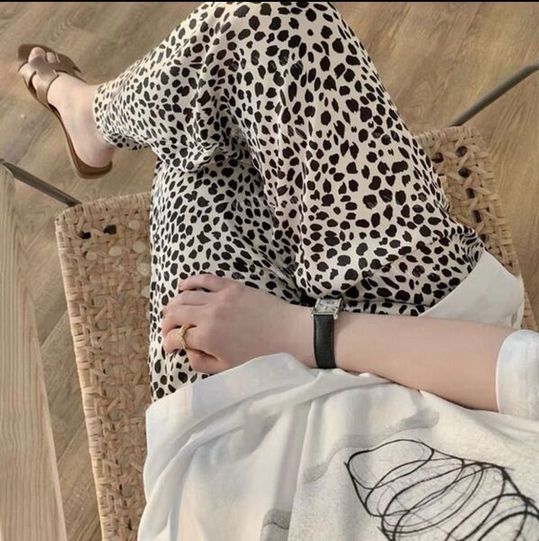 オシャレなヒョウ柄カジュアルパンツ