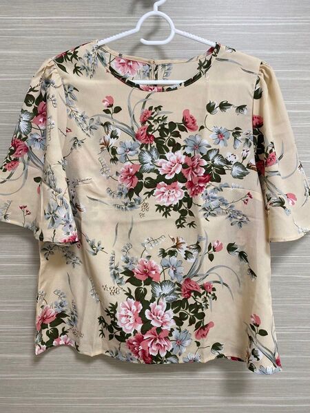 【 SHEIN 】トップス 半袖 花柄 レディース