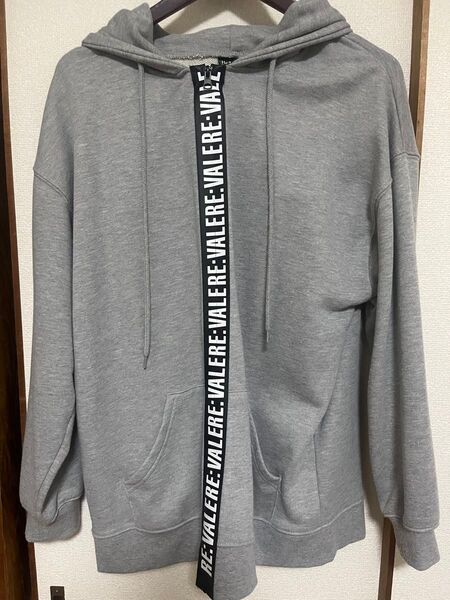 RE:VALERE ジップアップパーカー グレー ロゴ入り レディース