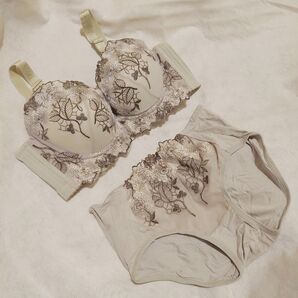 【未使用】サイズ75AB脇高ブラジャー&ショーツセット グレー 補正ブラ 脇肉スッキリリフトアップ バストメイク 補正下着 海外