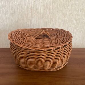 ふた付きの小物入れ