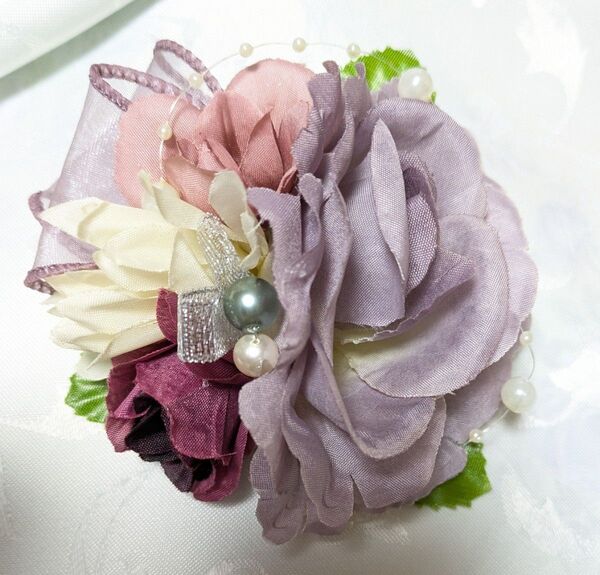 薔薇の清楚 コサージュ ハンドメイド パール 花 卒業式 入学式 結婚