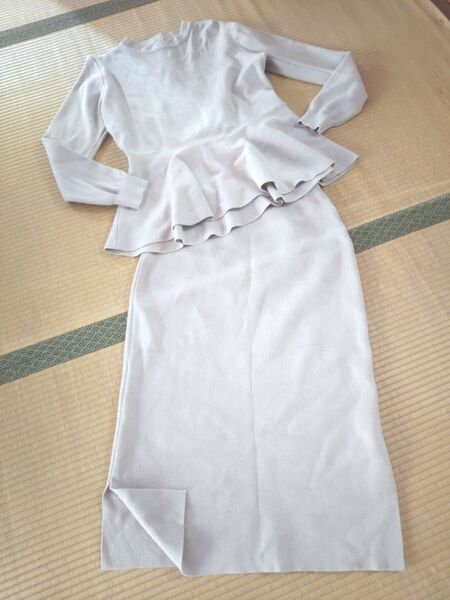 入学式に☆ベージュ ニット セットアップ☆L ペプラム
