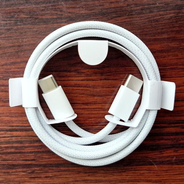 新品未使用 アップル 純正 編み込み式 USB-C充電ケーブル MQKJ3FE/A 1m Apple A2795 60W充電対応