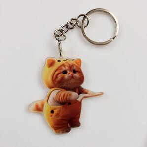 【新品】猫・アクリルキーホルダー 拭き拭きするニャン♪