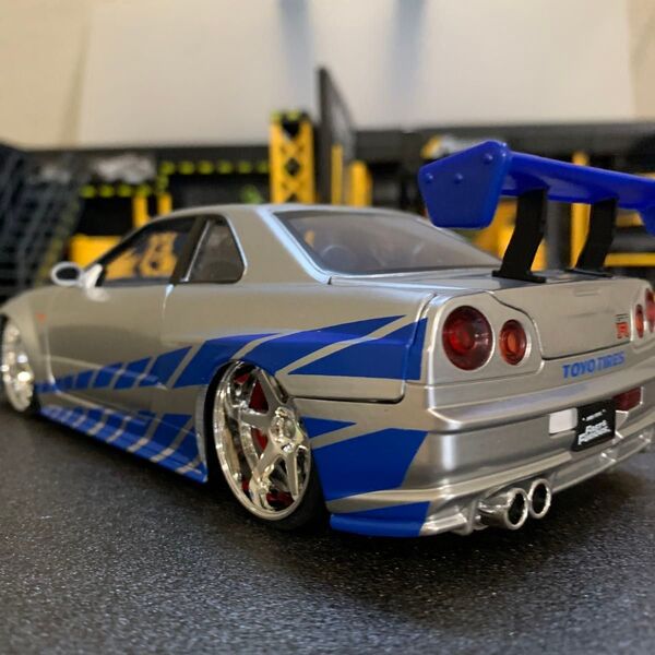 73 美品 スカイライン GT-R R34 1/24スケール ダイキャストミニカー ワイルドスピード ブライアン仕様