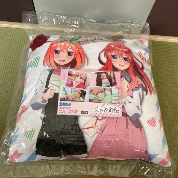 新品 映画五等分の花嫁 スクエアクッション(カッコウの許嫁マルチスタンド付き)