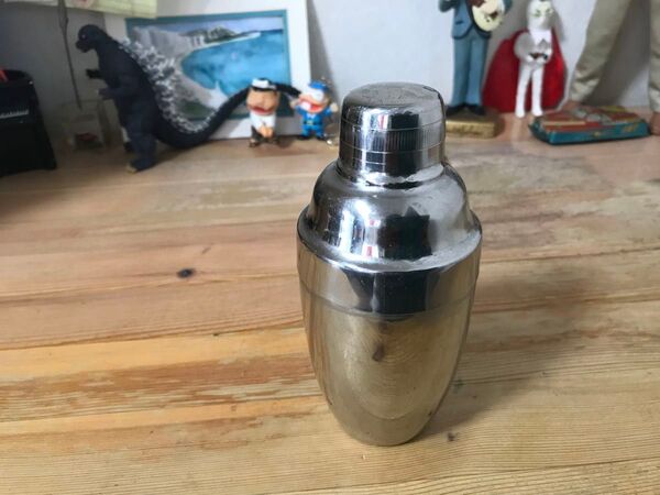 カクテルシェイカーCAPTAINステンレスです。