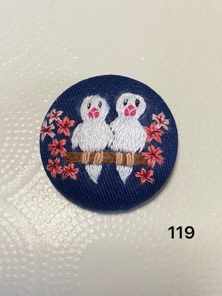 文鳥 刺繍ブローチ ハンドメイド