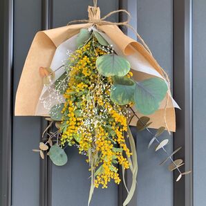 ミモザとユーカリのスワッグ ハンドメイド 壁掛け ドライフラワースワッグ