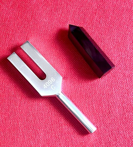 クリスタルチューナー 音叉 4096hz 瞑想 ヒーリング セット 癒し リラクゼーション チューナー 水晶