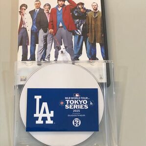 DVD snatch にドジャースステッカーとDVD-Rをつけて