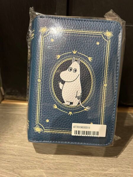 【値下げ】新品 MOOMIN ムーミンブック型ポーチ ネイビー