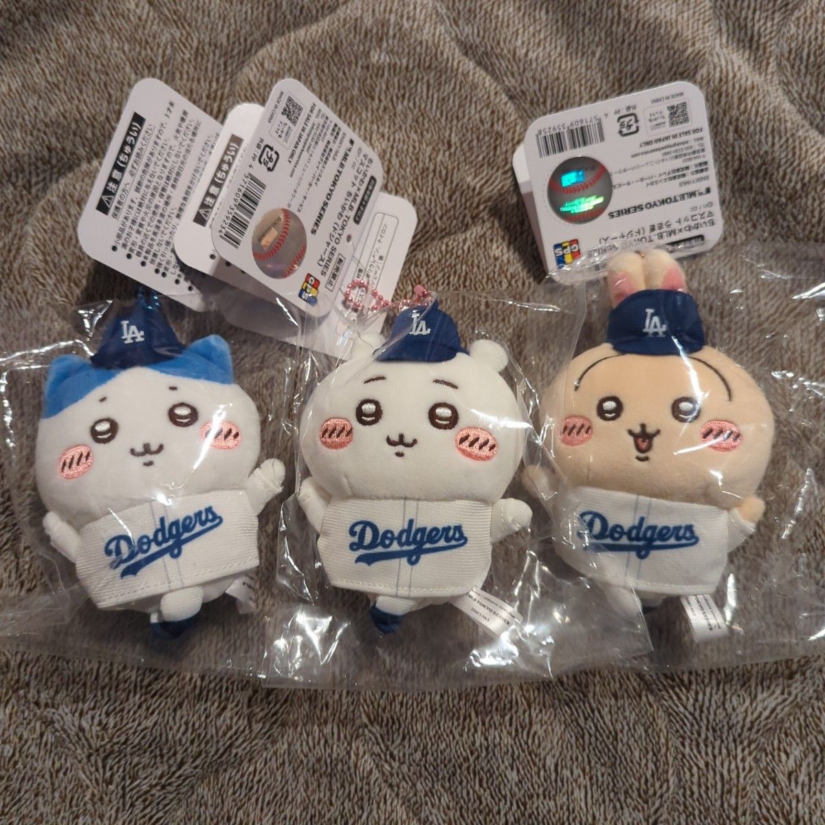 限定 ドジャース ちいかわ ウサギ ハチワレ MLB マスコット 限定 ドジャース ちいかわ ウサギ ハチワレ MLB マスコット