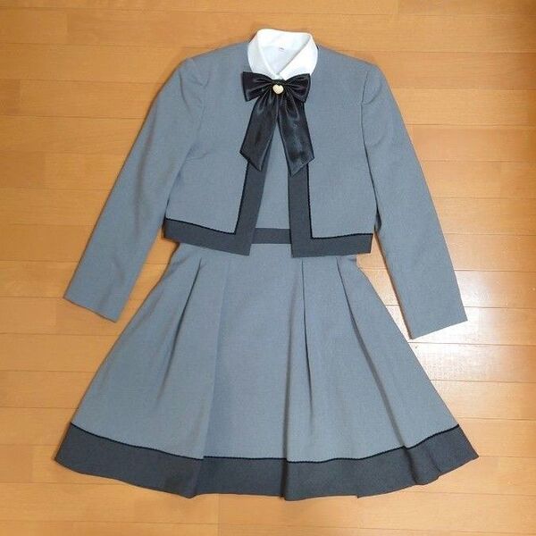 クリーニング済 美品 デコラピンキーズ フォーマル セットアップ 160 卒服 入学 グレー