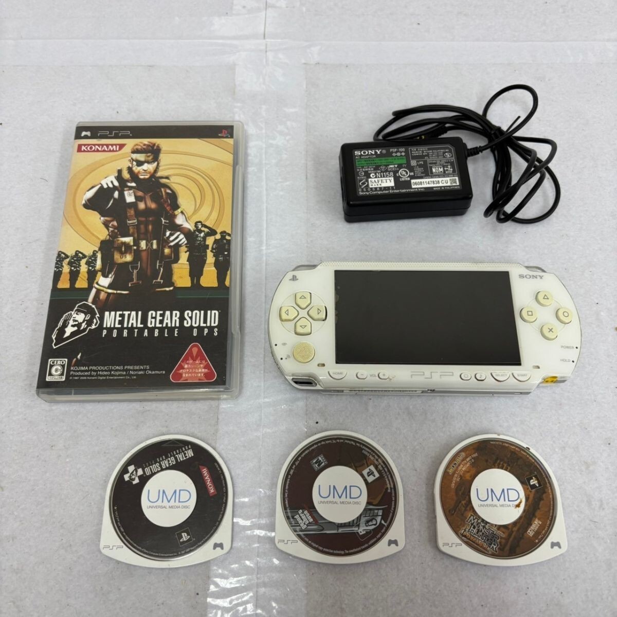 Yahoo!オークション -「メタルギア」(PSP本体) (PSP Yahoo!オークション -「メタルギア」(PSP本体) (PSP