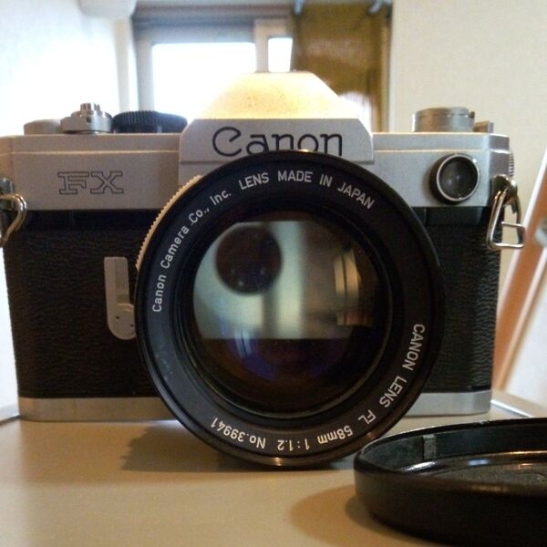 フィルムカメラキャノンFX レンズFL58mmf1.2(大口径レンズ)付き+レンズFL50mmf1.4