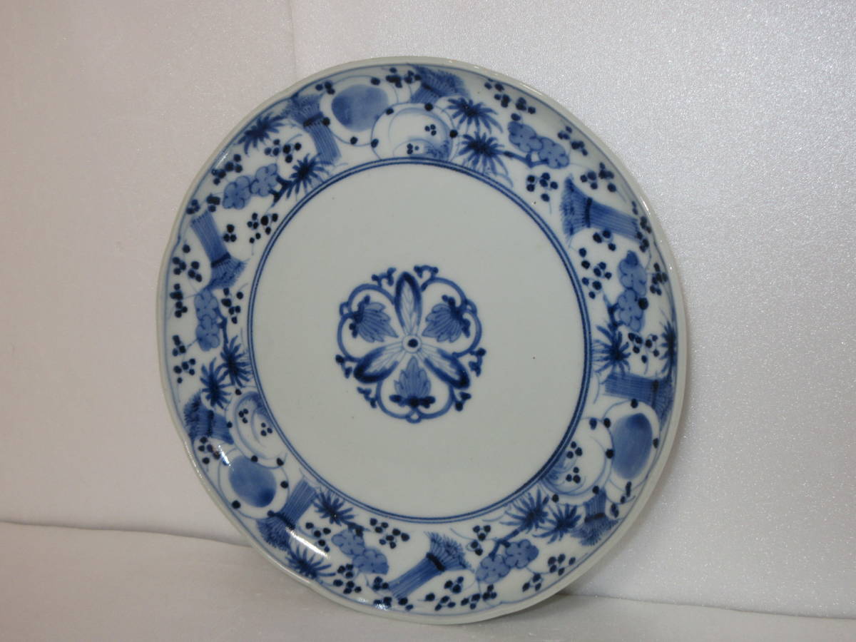 江戸時代中期】※古伊万里染付皿1客(19.2cm) 『柴垣・雪輪他