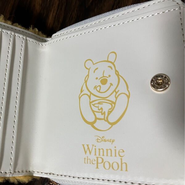 新品 Disney くまのプーさん pooh 二つ折り財布 ディズニー ボア ロゴ ウォレット コンパクト サイフ 推し キャラ