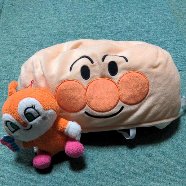 アンパンマンティッシュカバーとドキンちゃんぬいぐるみ