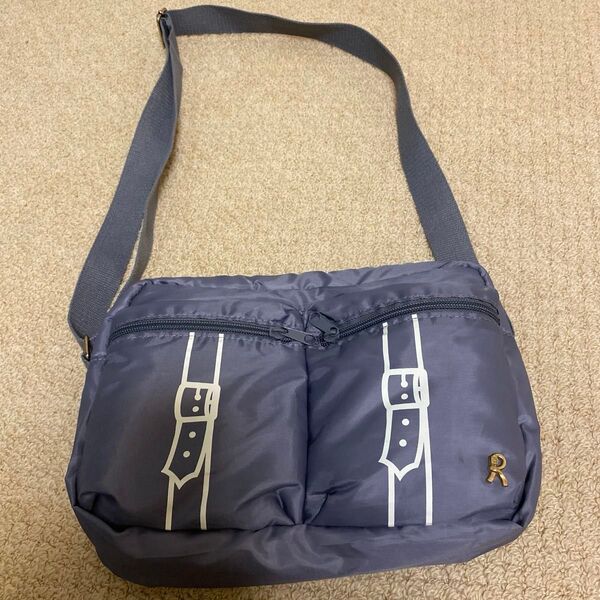 美品 ロベルタ ショルダーバッグ ナイロン