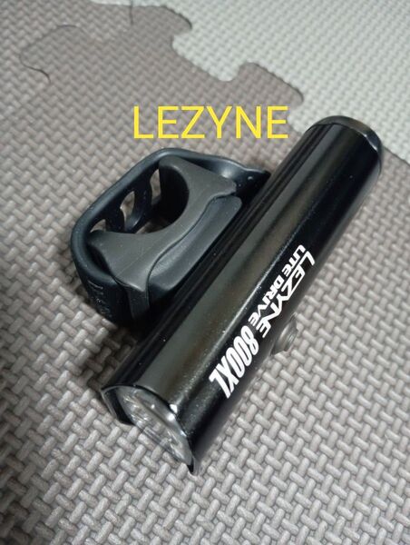 【美品】LEZYNE LITE DRIVE 800XL レザイン ライトドライブ フロントライト