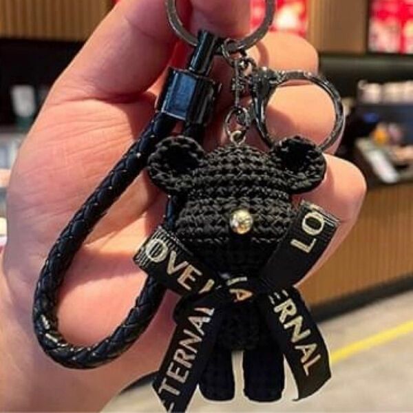 SALE中!値下げ!【ブラック】くま バッグチャーム 鈴 タッセル キーホルダー かわいい リボン ベア 選べる4色 キーリング
