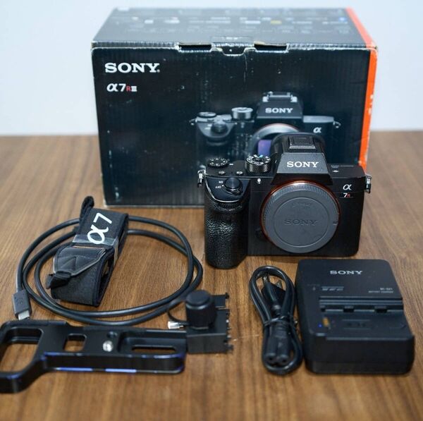 ILCE-7RM3 α7 R III ボディ