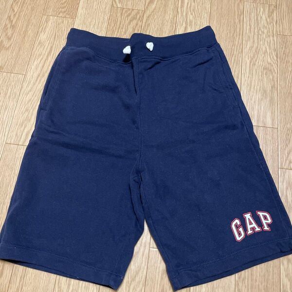 GAP KIDS ネイビーのロゴ入りハーフパンツ 美品
