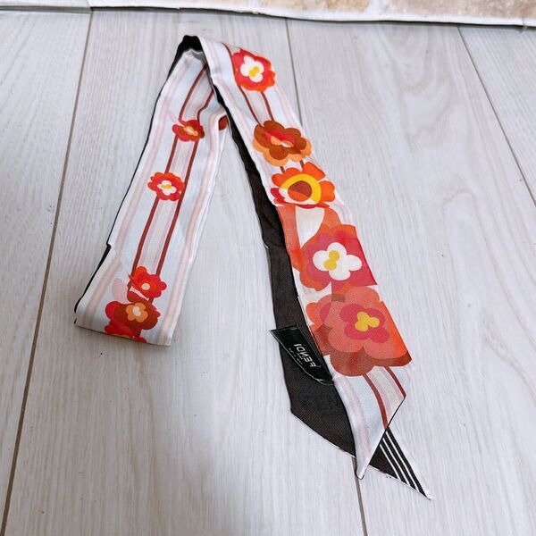 《美品》FENDI(フェンディ)ラッピー スカーフ