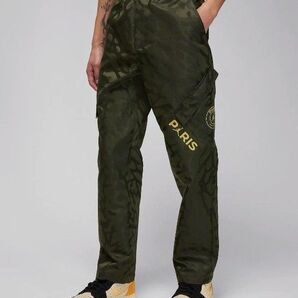 送料込★新品未使用★NIKE★パリ・サンジェルマンとJORDANのコラボパンツ