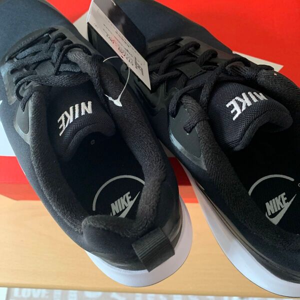 NIKE スニーカー 黒 28cm 新品