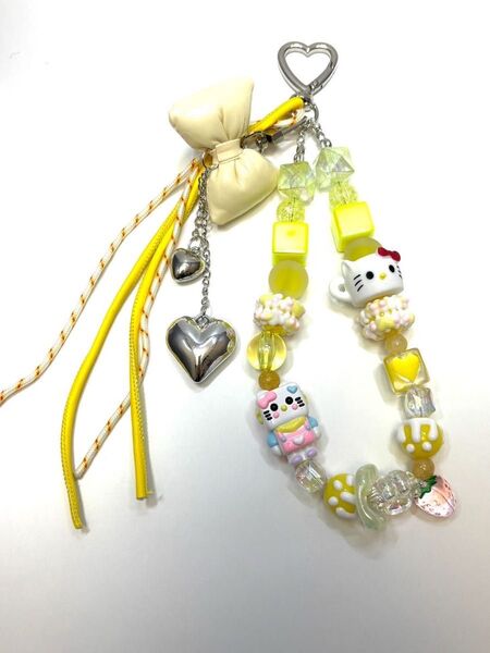 #1 ハンドメイド ストラップ サンリオ・キティ