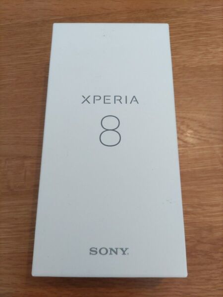 Xperia 8 箱 〔空箱のみ〕