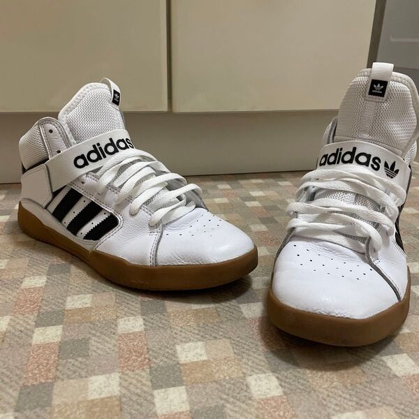 アディダスオリジナルス VRX MID 26cm