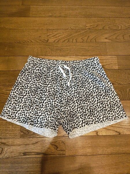 ショートパンツ