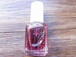 送料無料●在庫僅か● レア● 人気カラー● essie エッシー 　358　　cherry pop　チェリー ポップ　　新品