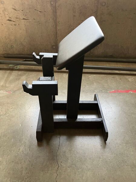 プリチャーカールベンチ